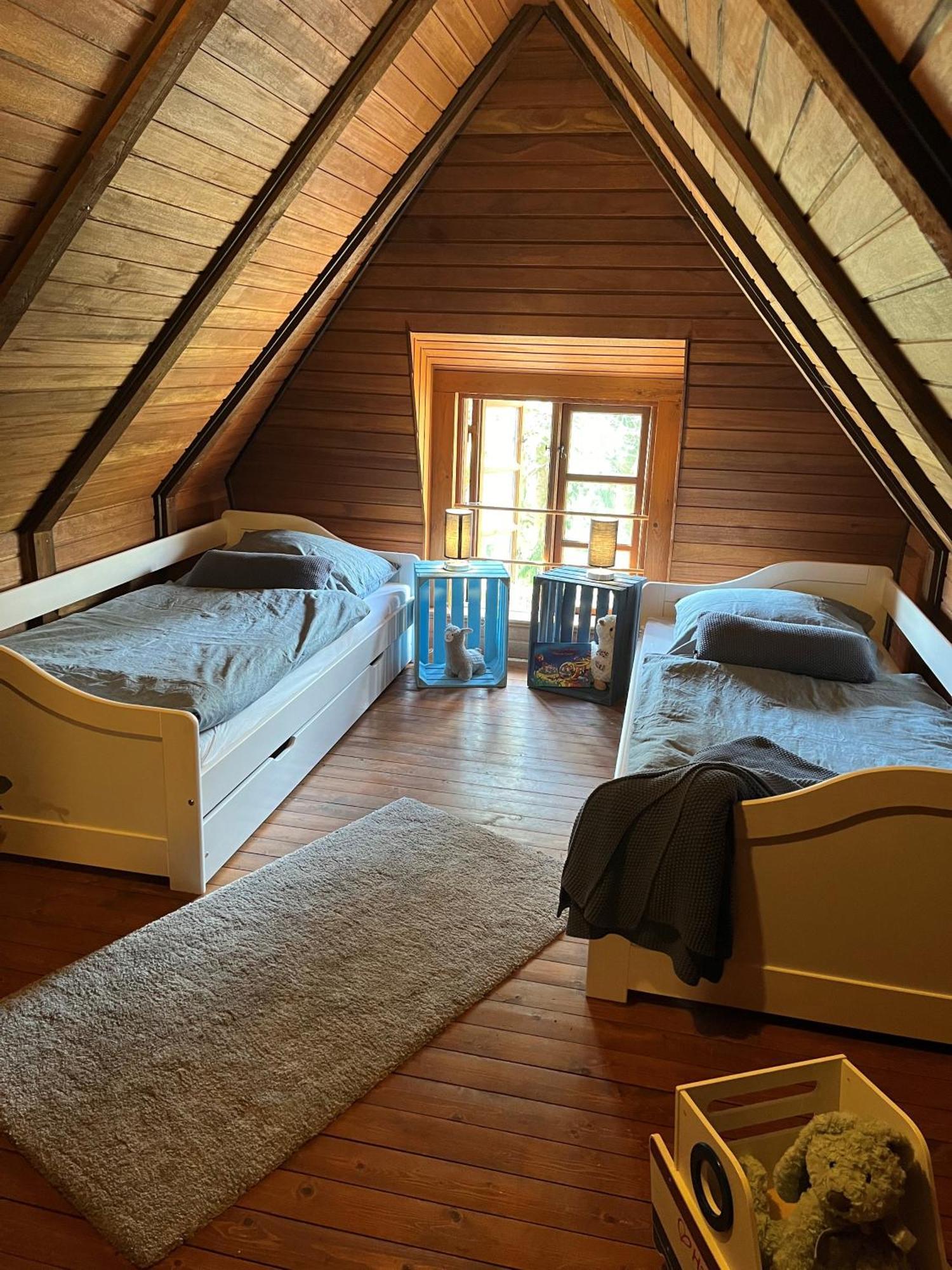 Ruhe unter Reet - Haus mit Sauna&Kamin im Grünen Gnarrenburg Exterior foto